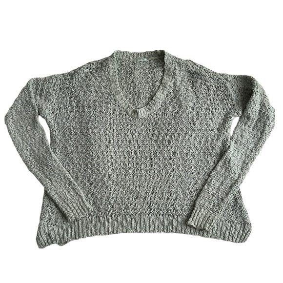 3/$15 🤑✨ Kimchi Blue Cozy Knit Shark Bite Sweater - Picture 4 of 7